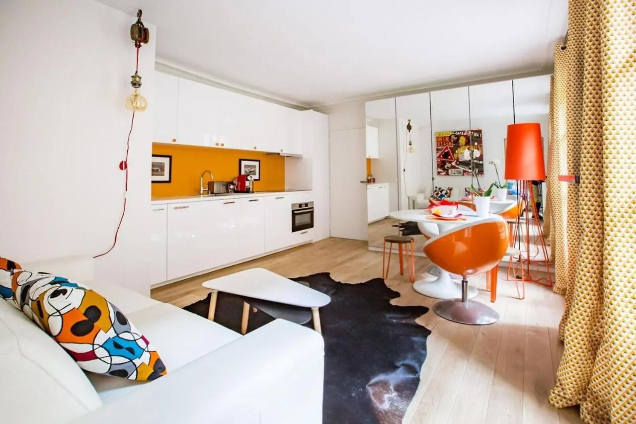Luminous 1 Bedroom Apartment A Madeleine Paris